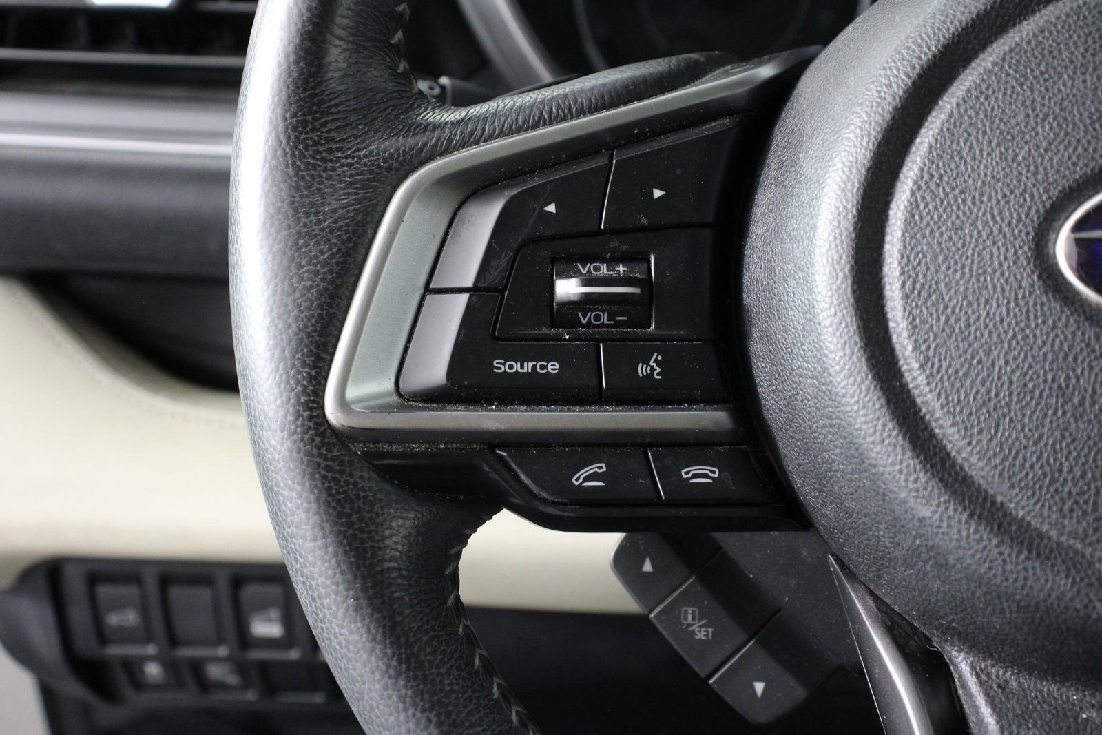 Used 2019 Subaru Ascent Limited AWD/4WD image 10