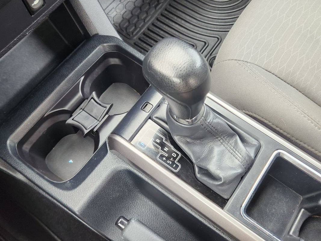 Used 2019 Toyota Tacoma SR5 AWD/4WD image 23
