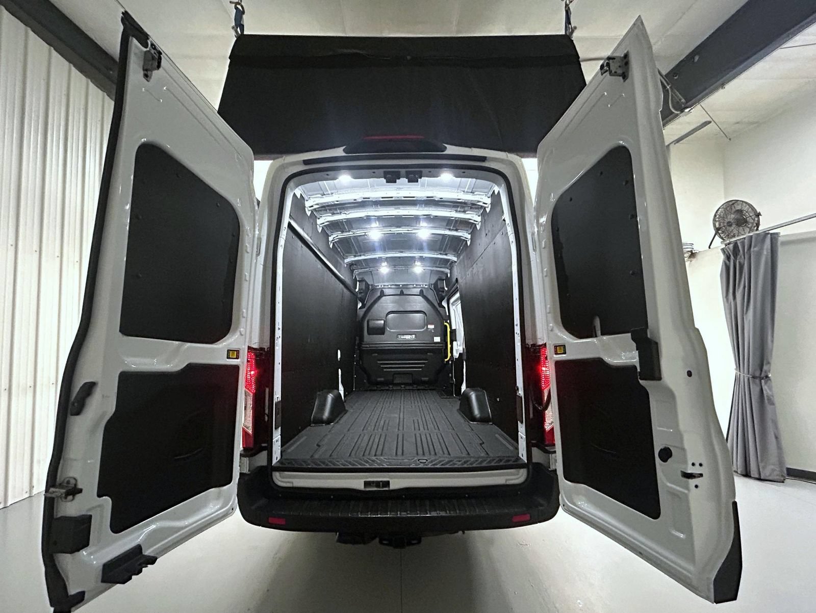 Used 2026 Ford Transit 350 148 High Roof Extended w/ Load Area Protection Package RWD image 20
