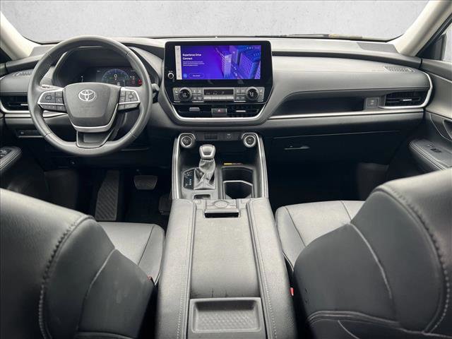 Certified 2025 Toyota Grand Highlander FWD image 19