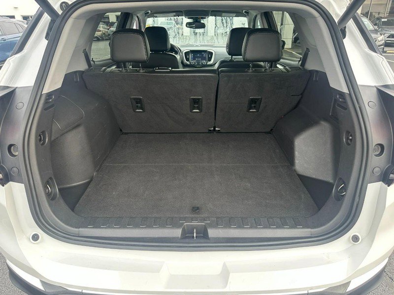 Used 2023 GMC Terrain SLT image 5