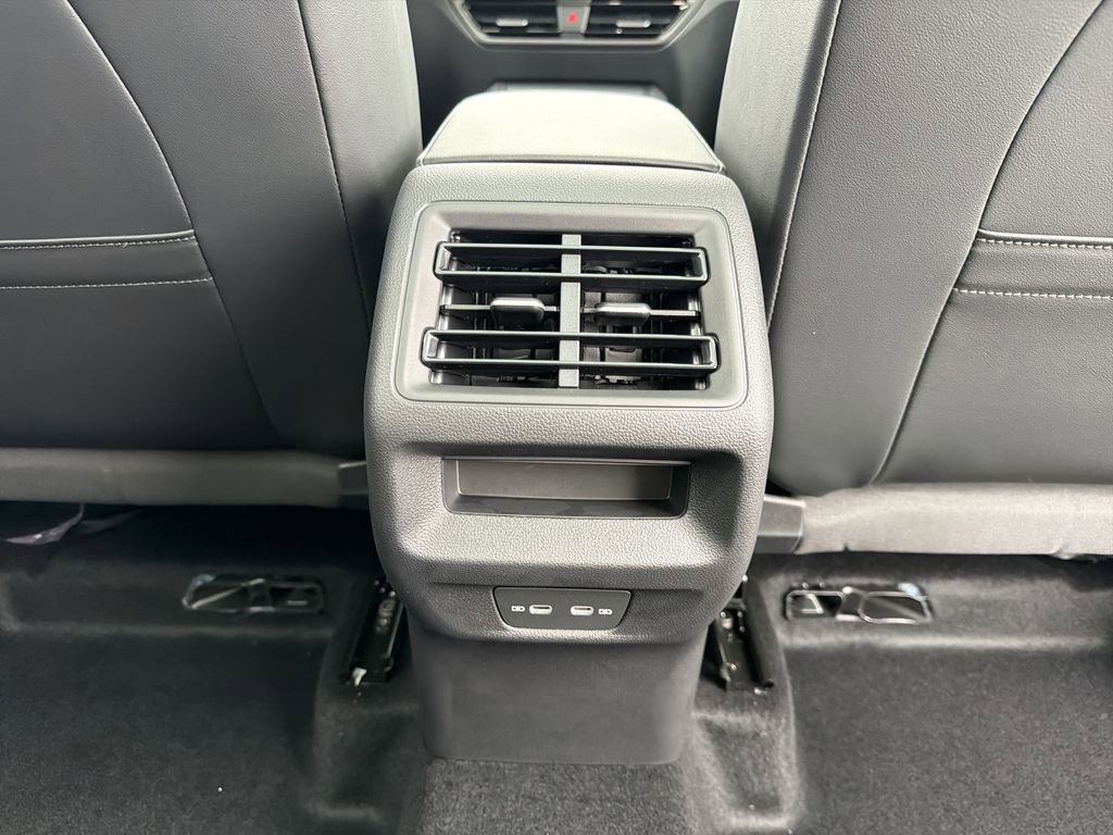 New 2026 Volkswagen Tiguan SE R-Line FWD image 23