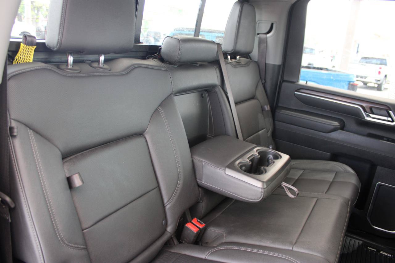 Used 2025 GMC Sierra 3500 SLT w/ SLT Convenience Package AWD/4WD image 17