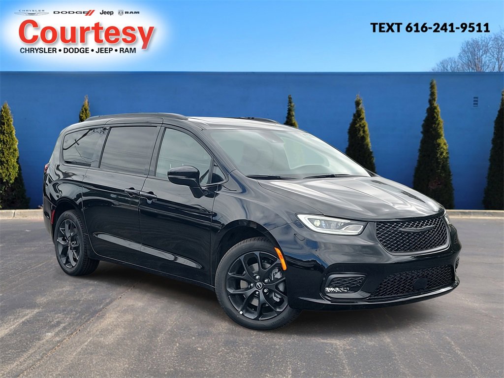 New 2026 Chrysler Pacifica Limited