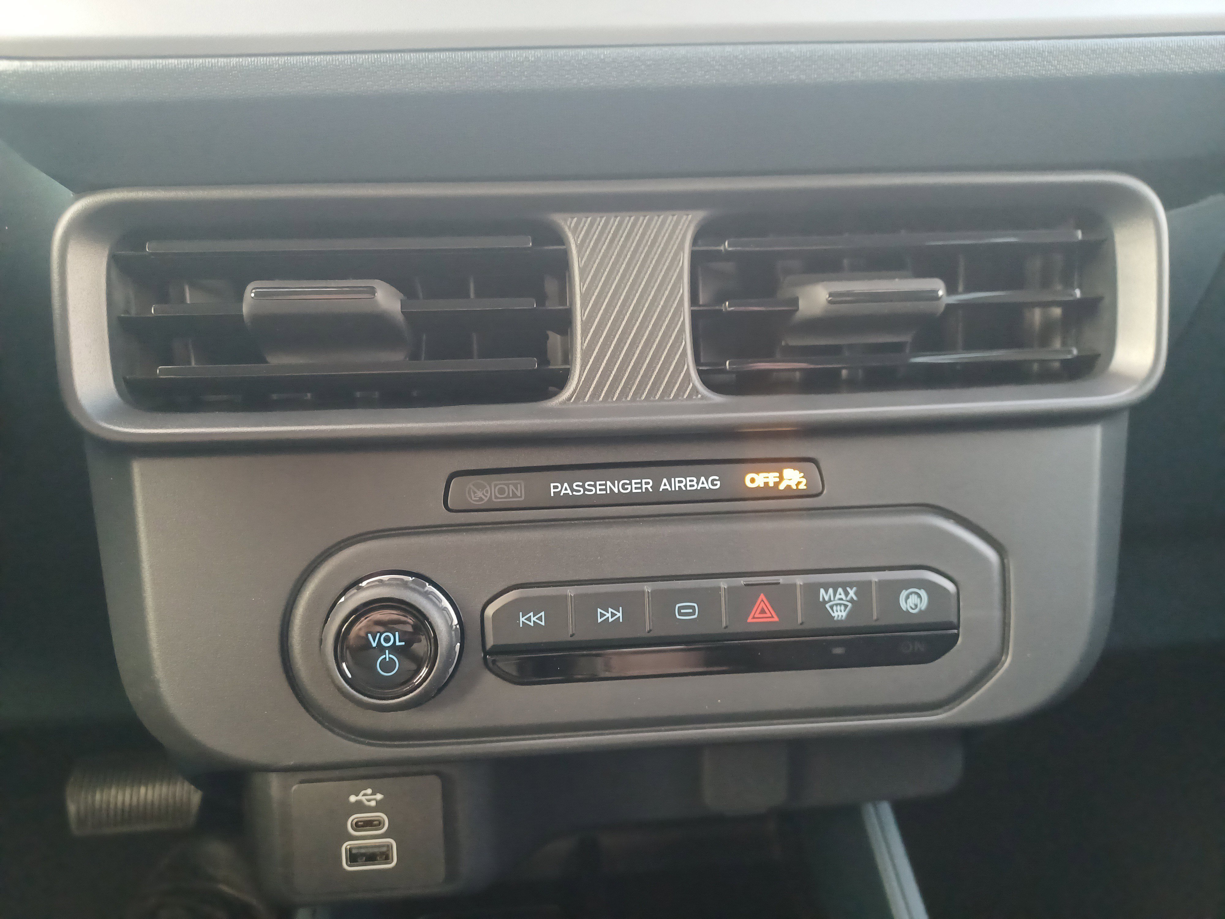 New 2025 Ford Maverick XL image 26