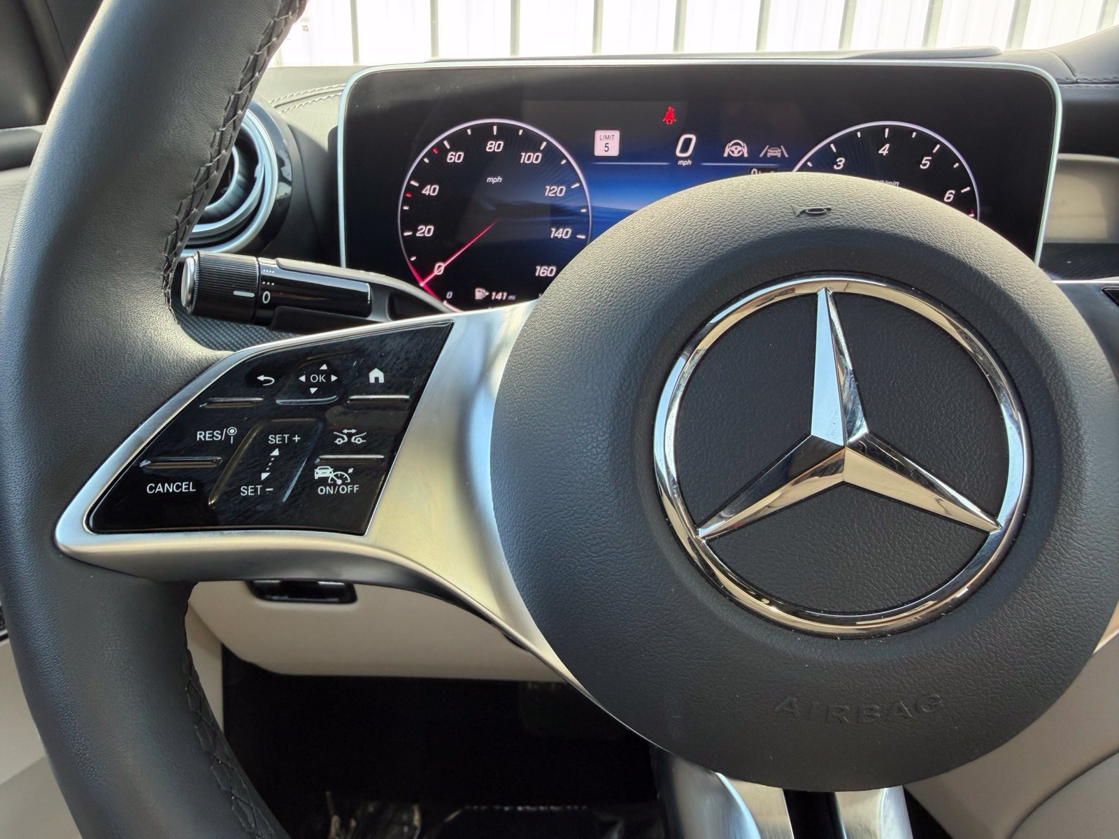 Used 2025 Mercedes-Benz GLC 300 4MATIC image 15