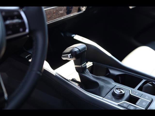 Used 2025 Kia Sorento S image 8