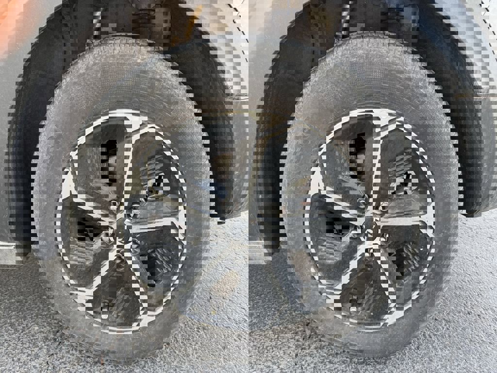 Used 2023 Kia Niro LX image 11