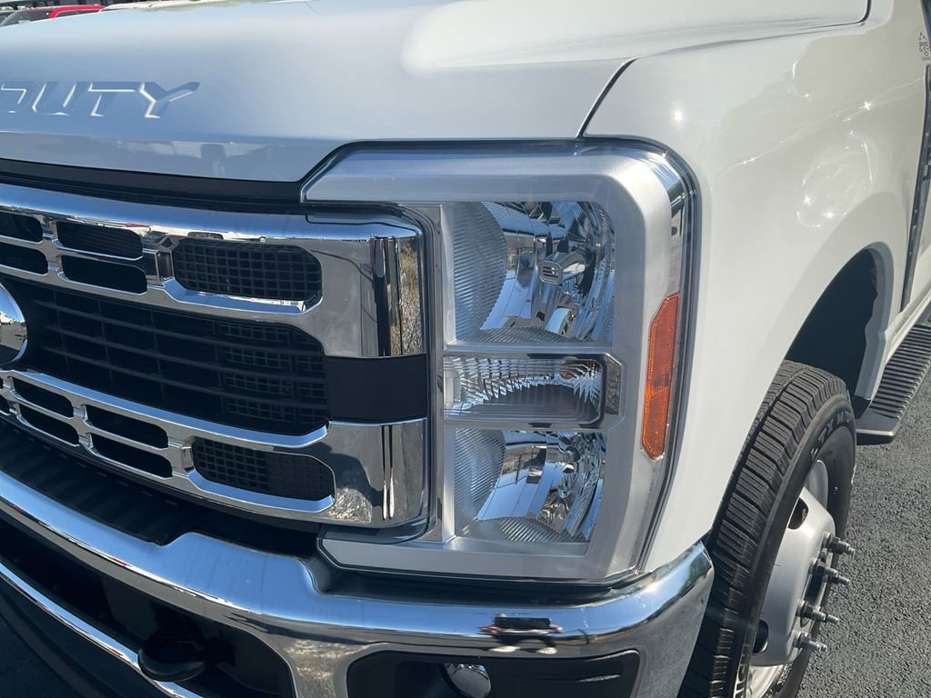 Used 2026 Ford F350 XL w/ XL Chrome Package AWD/4WD image 9