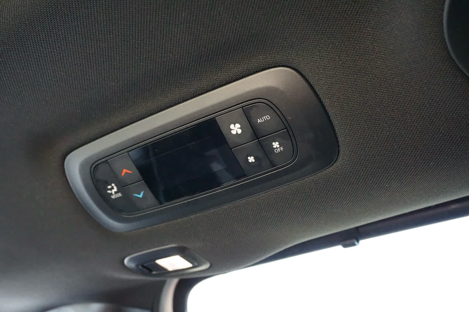 Used 2025 Chrysler Pacifica Limited FWD image 33
