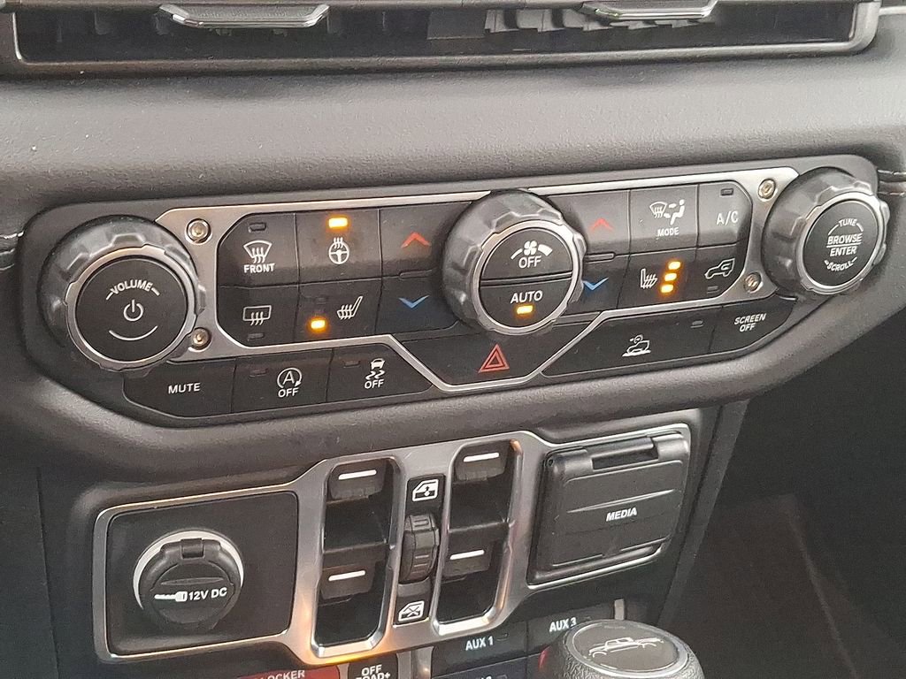 Used 2025 Jeep Gladiator Mojave w/ Convenience Group image 15