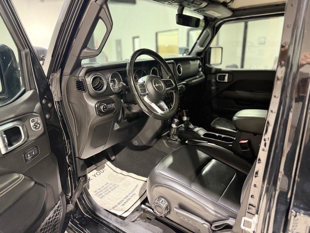 Used 2020 Jeep Gladiator Overland w/ Popular Equipment Package AWD/4WD image 14