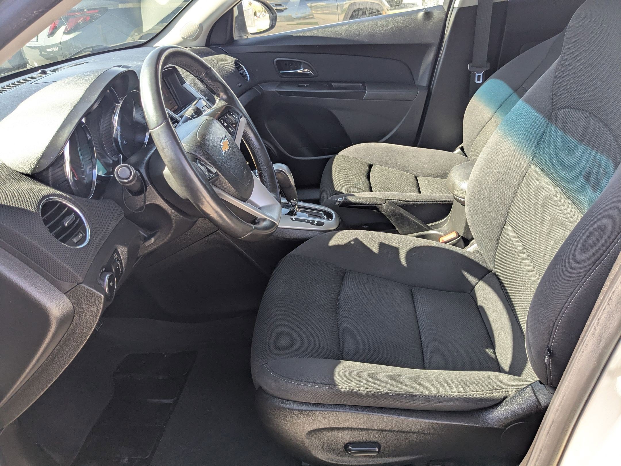 Used 2014 Chevrolet Cruze LT w/ RS Package image 17