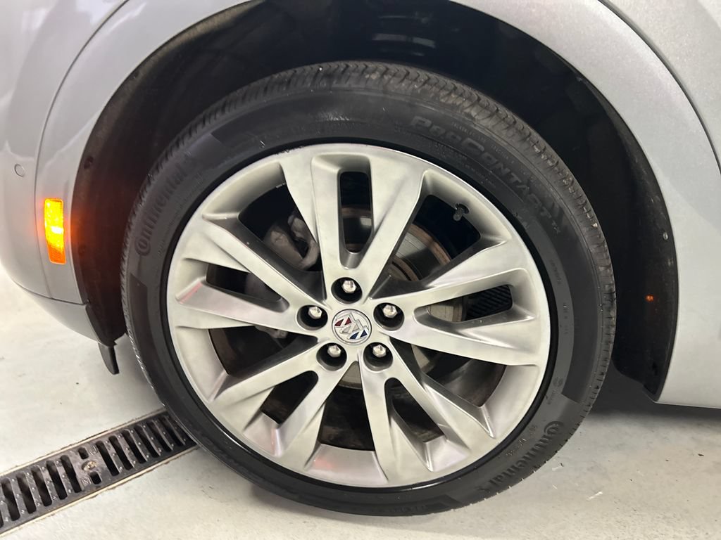 Used 2023 Buick Envision Avenir AWD/4WD image 9