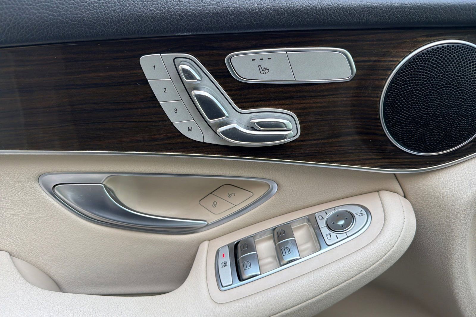 Used 2019 Mercedes-Benz GLC 300 image 11