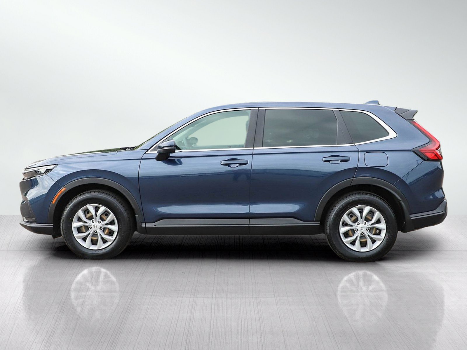 Used 2025 Honda CR-V LX image 2