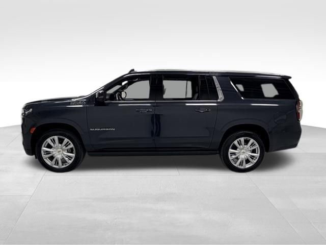 Certified 2024 Chevrolet Suburban High Country AWD/4WD image 3
