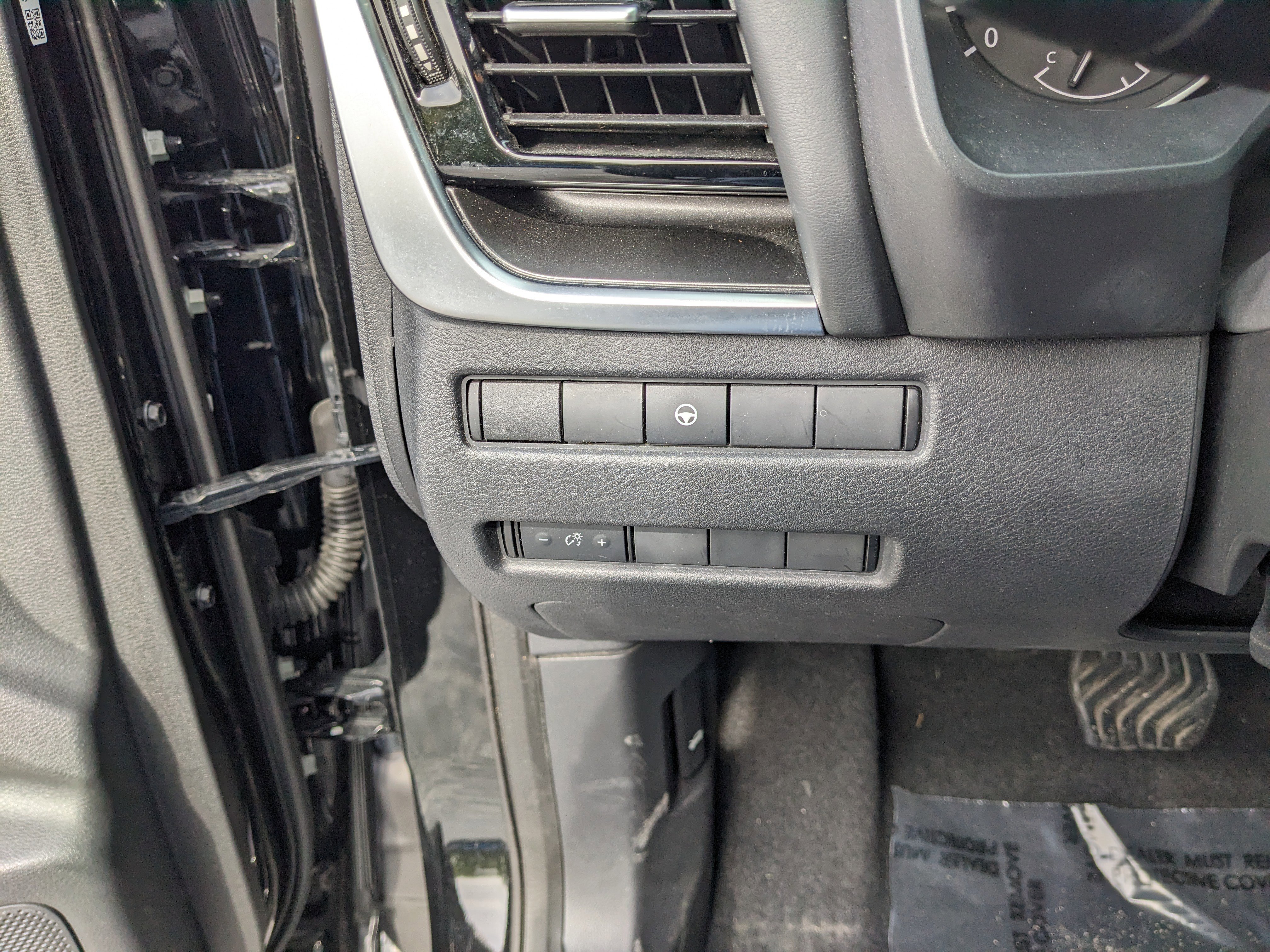 Used 2022 Nissan Rogue SV FWD image 35