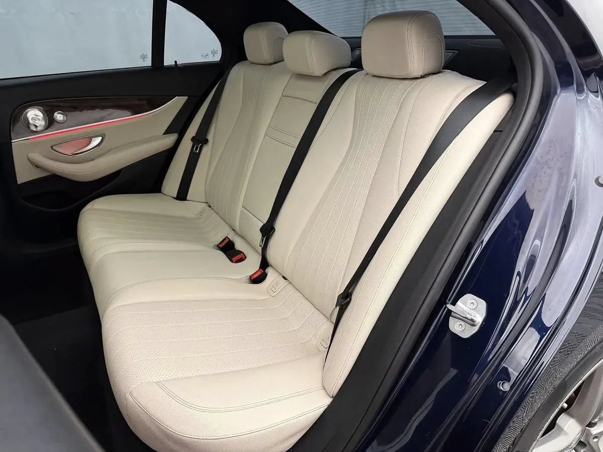 Used 2017 Mercedes-Benz E 300 4MATIC image 38