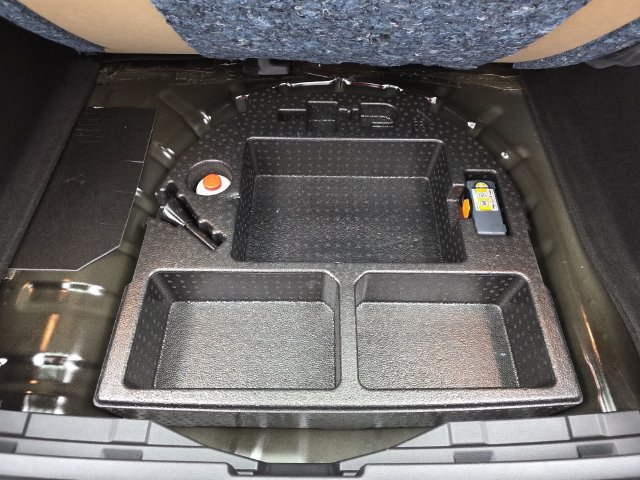 New 2027 Nissan Kicks SR w/ SR Premium Package FWD image 36