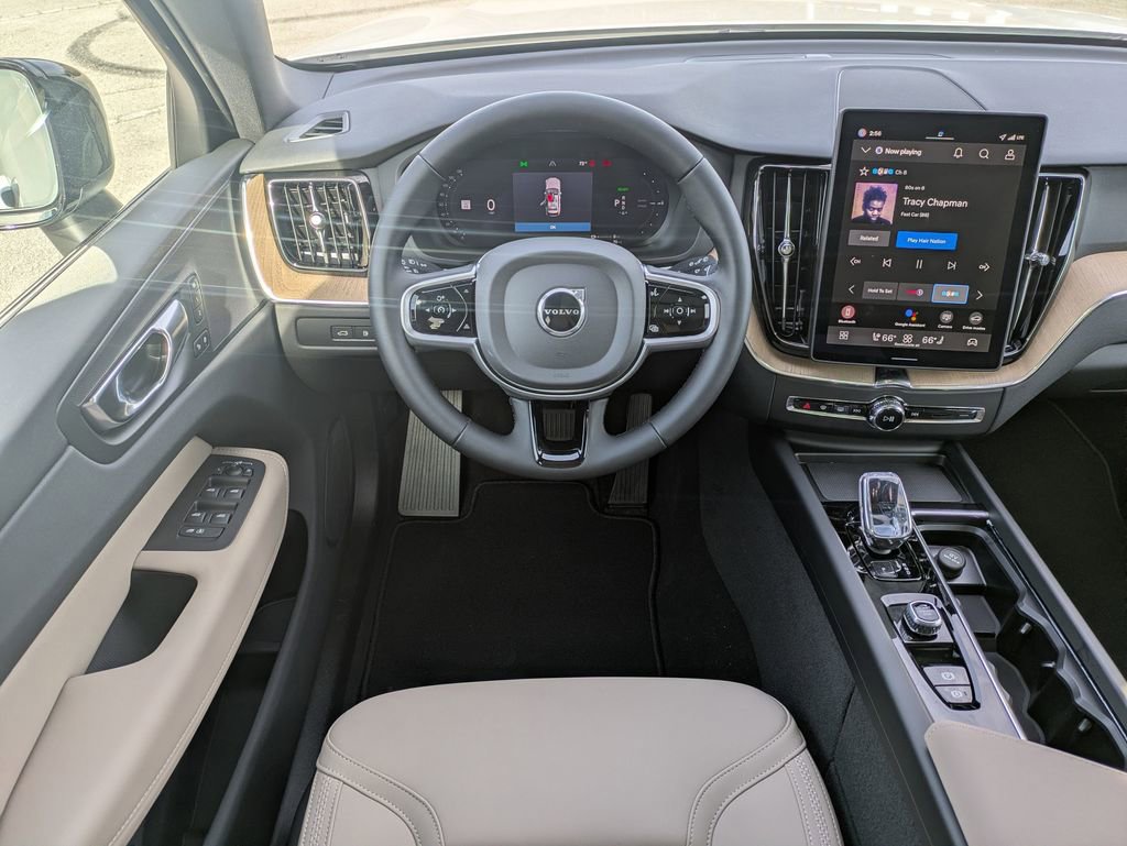New 2026 Volvo XC60 T8 Core image 19