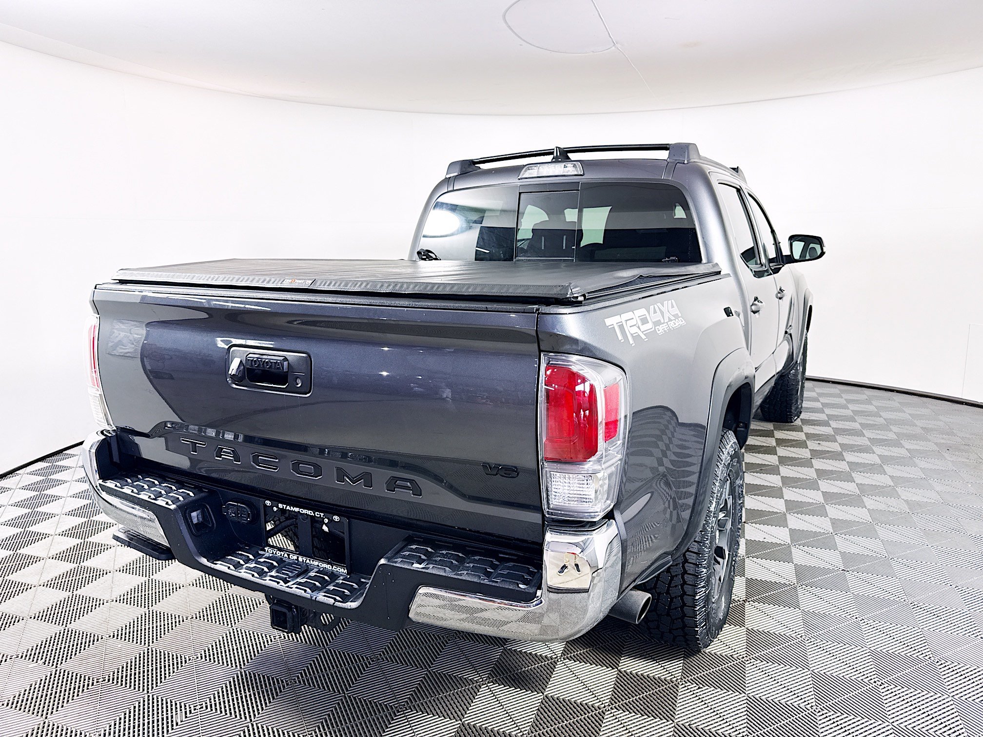 Certified 2022 Toyota Tacoma TRD Off-Road w/ Black Out Package (TMS) AWD/4WD image 7