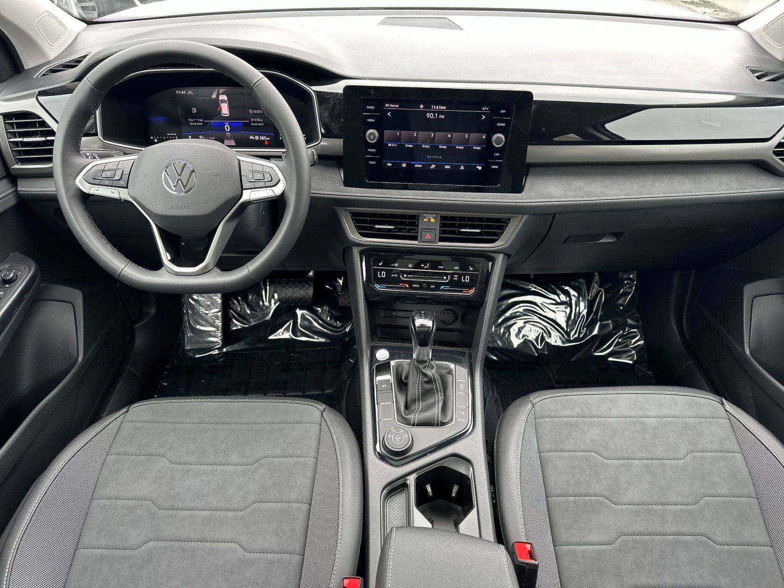 New 2026 Volkswagen Taos SE AWD/4WD image 12