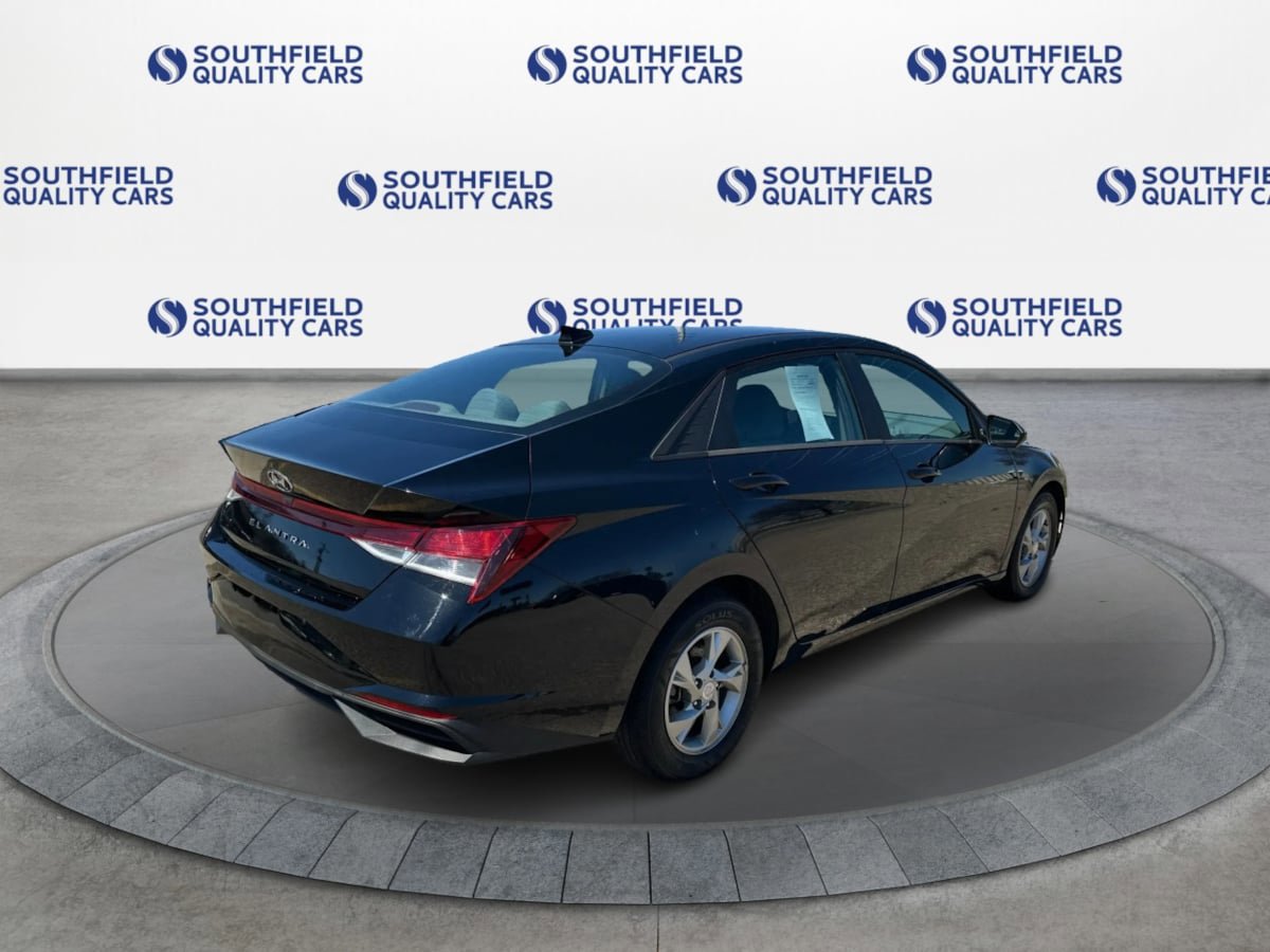 Used 2022 Hyundai Elantra SE FWD image 7
