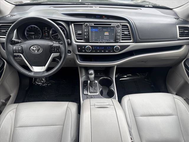 Used 2016 Toyota Highlander XLE AWD/4WD image 26