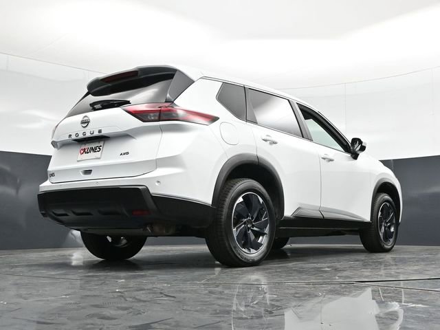 Used 2025 Nissan Rogue SV AWD/4WD image 59