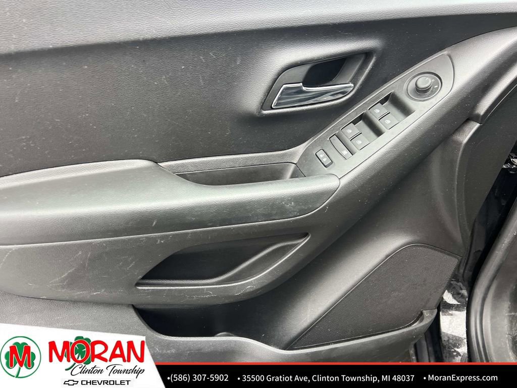 Certified 2022 Chevrolet Trax LT w/ LT Convenience Package image 15