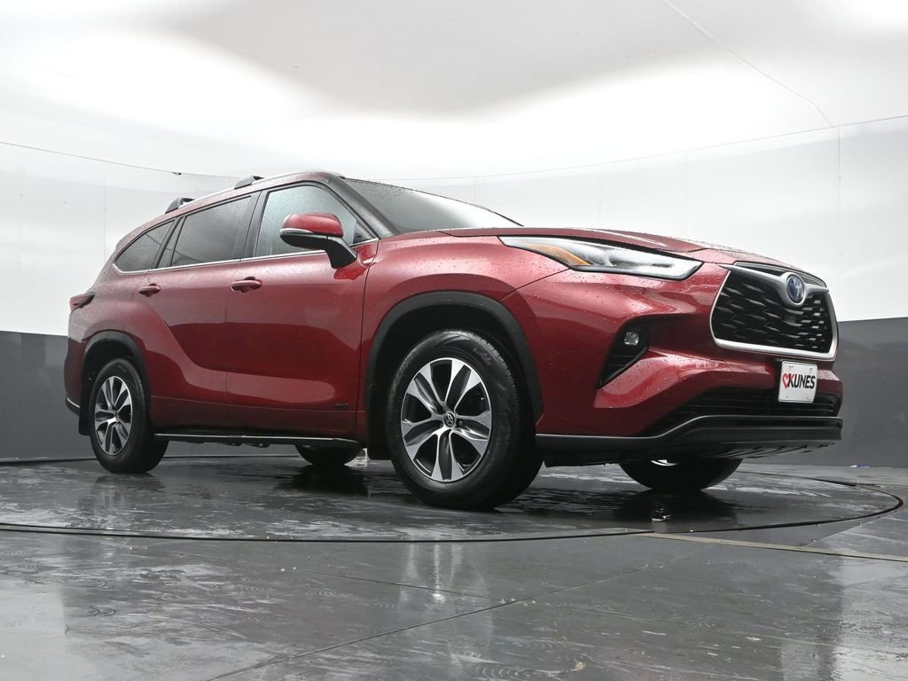 Used 2024 Toyota Highlander XLE image 47