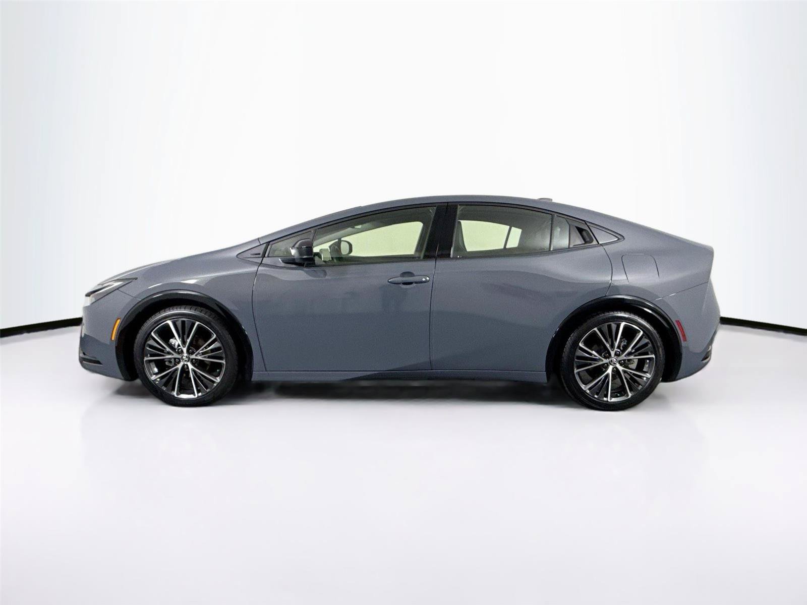 Certified 2025 Toyota Prius XLE FWD image 14
