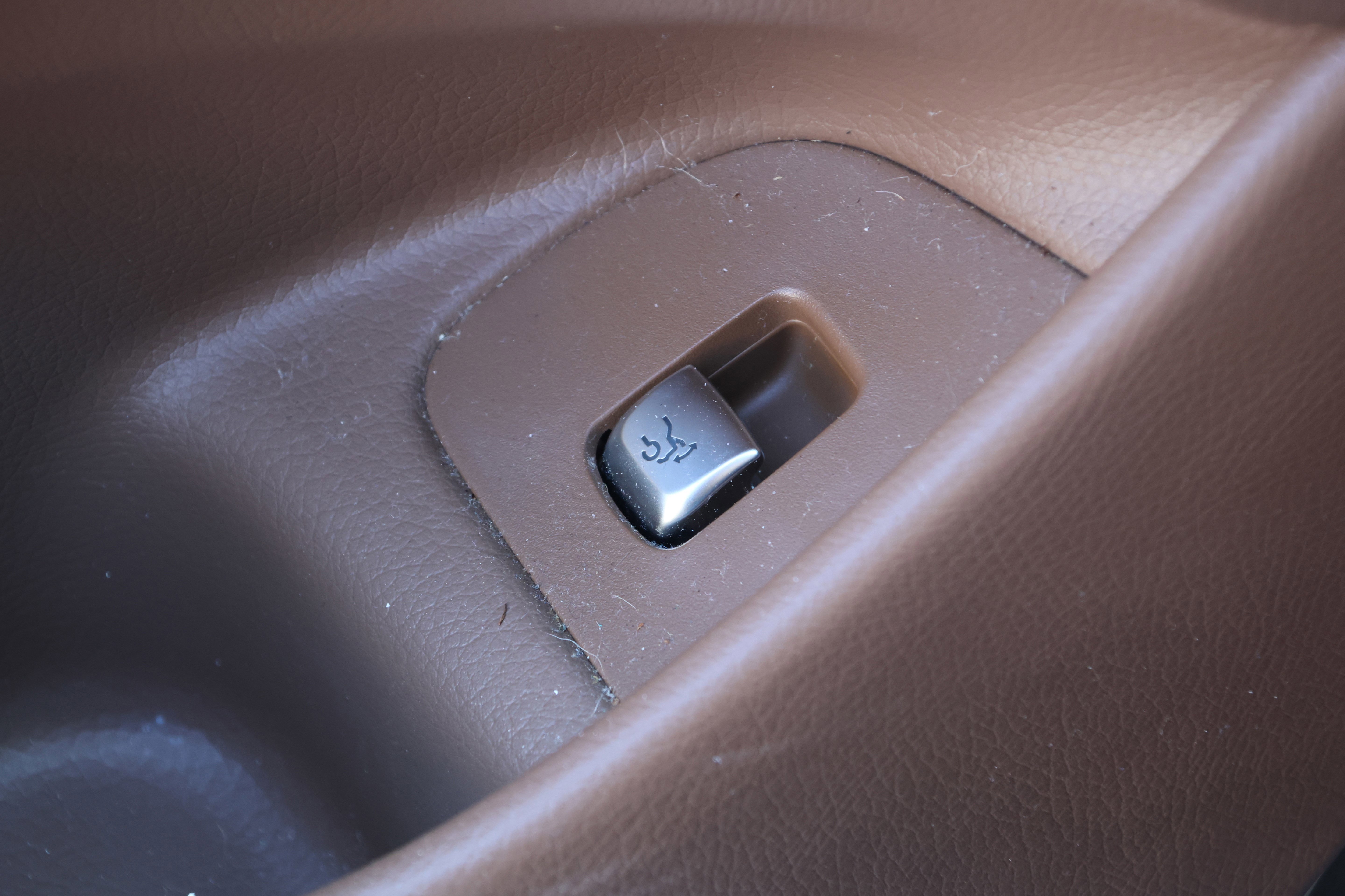 Used 2017 Mercedes-Benz E 300 4MATIC image 16