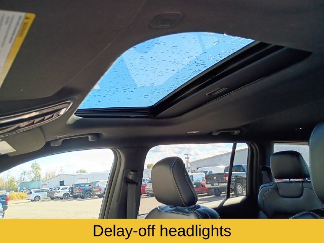 Used 2023 Jeep Grand Cherokee L Laredo AWD/4WD image 19