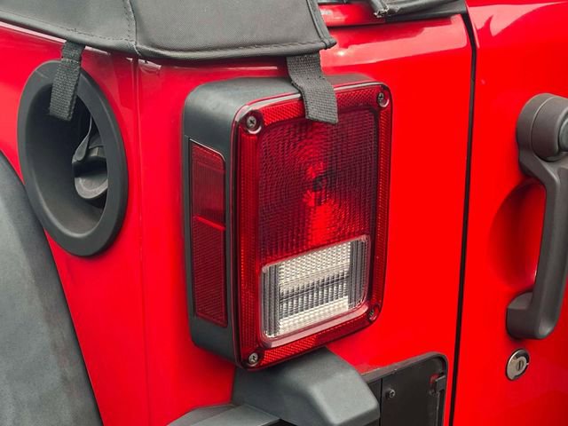 Used 2018 Jeep Wrangler Unlimited Sport S AWD/4WD image 9