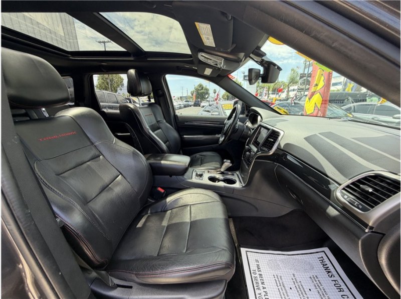 Used 2018 Jeep Grand Cherokee Trailhawk w/ Trailhawk Luxury Group AWD/4WD image 31