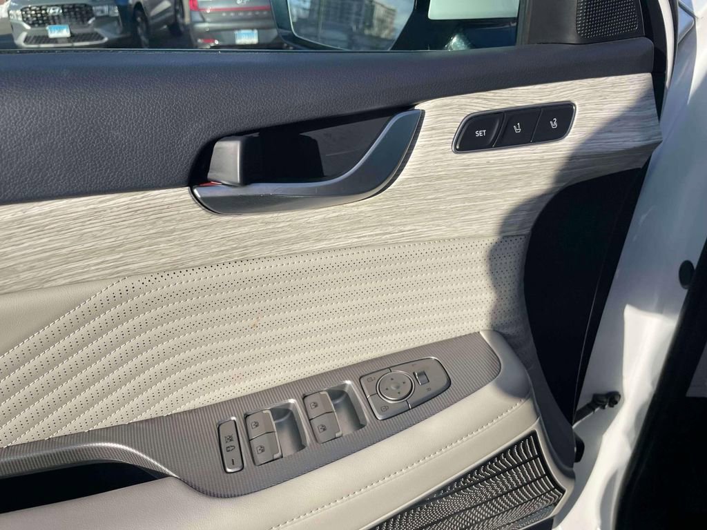Used 2024 Hyundai Palisade Calligraphy image 18
