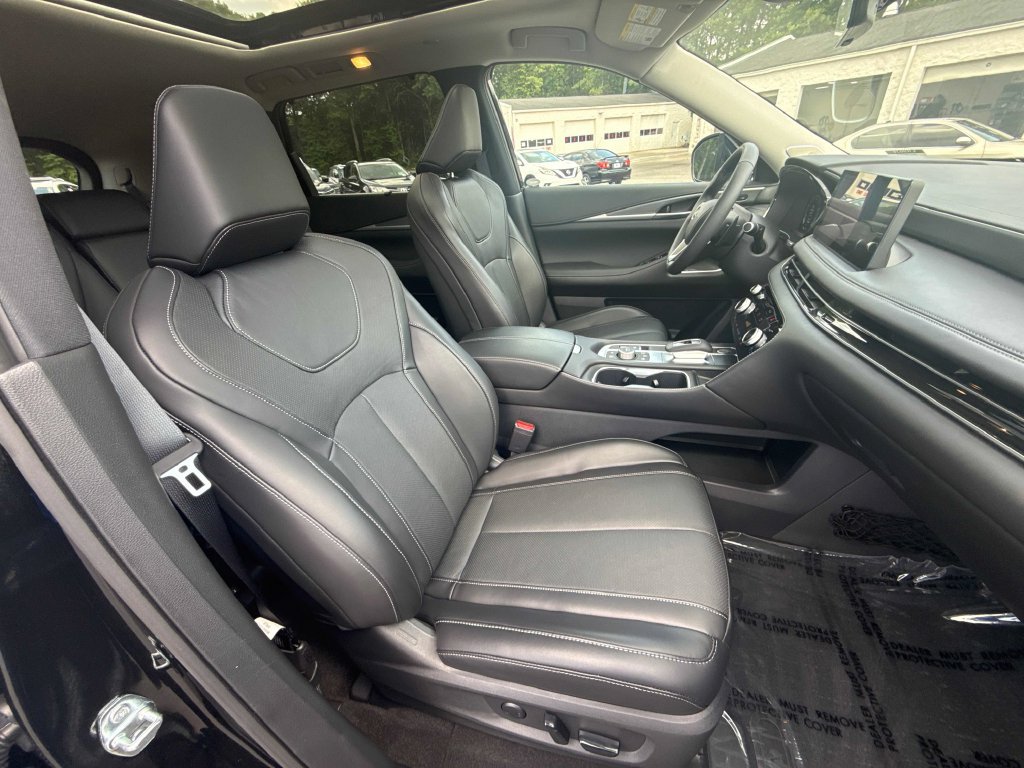 Used 2025 INFINITI QX60 Luxe w/ Cargo Package FWD image 26