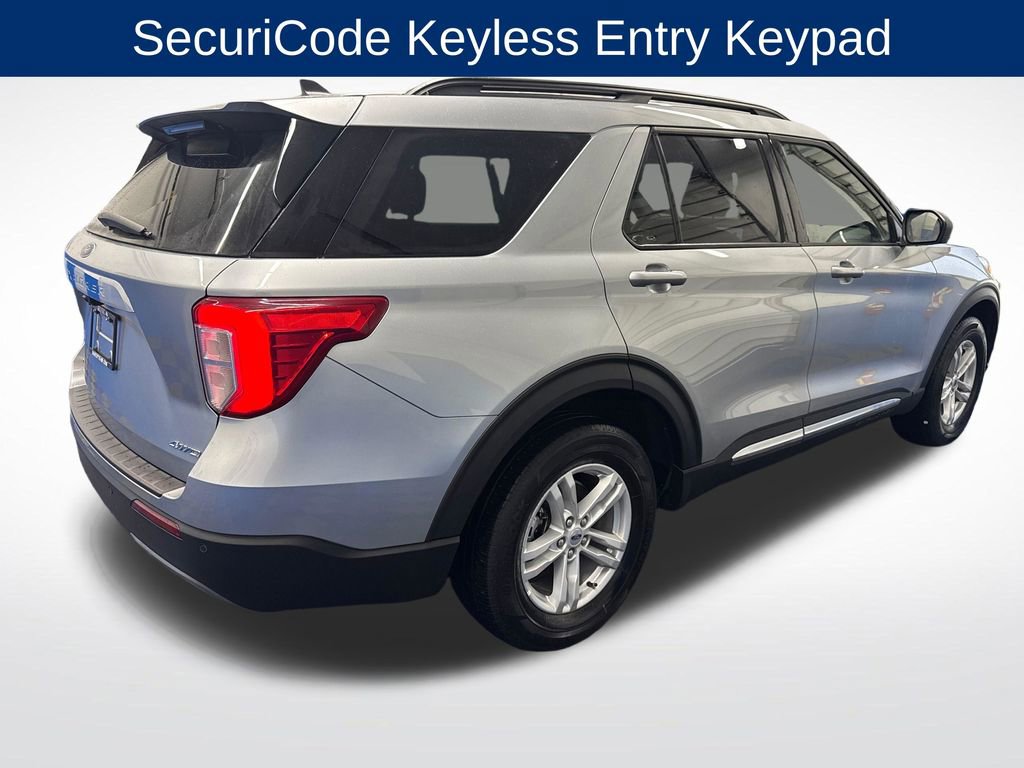 Used 2022 Ford Explorer XLT w/ Equipment Group 202A AWD/4WD image 5