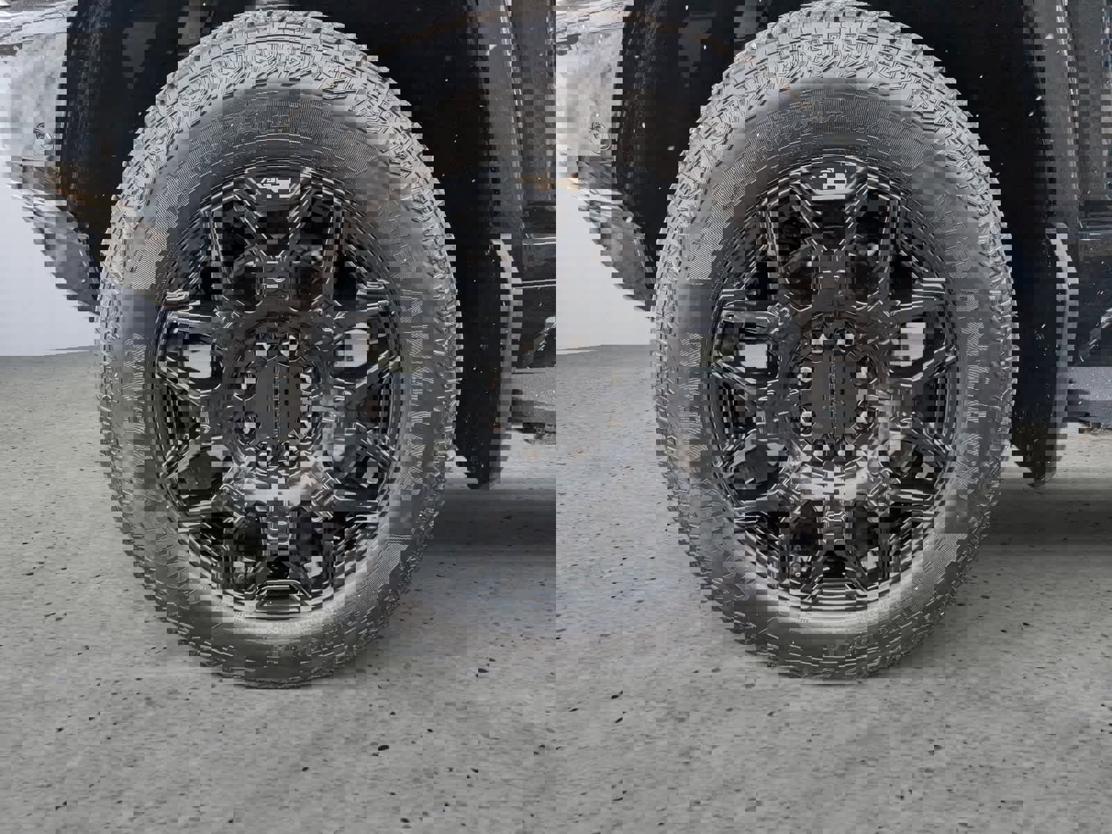 Certified 2025 GMC Hummer EV 2X w/ LPO, Sport Package image 7