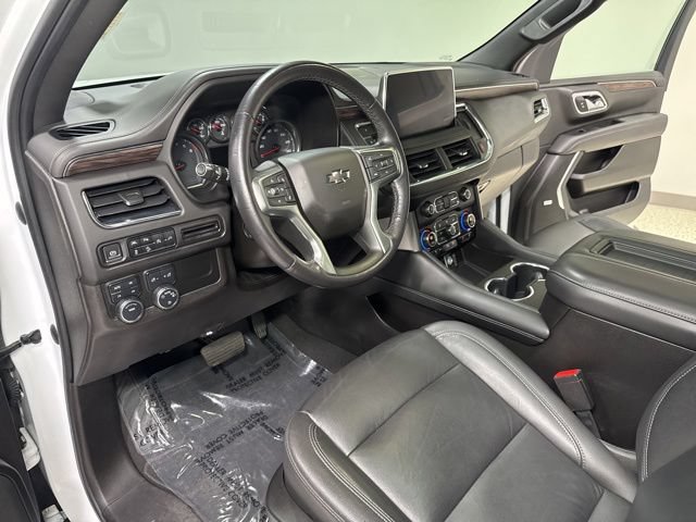 Used 2021 Chevrolet Tahoe Z71 w/ Luxury Package AWD/4WD image 16