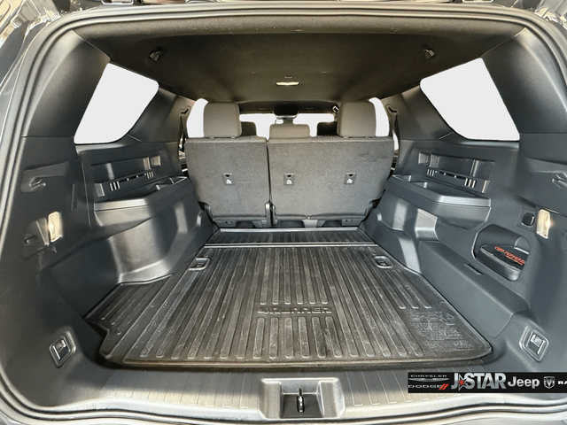 Used 2025 Toyota 4Runner SR5 AWD/4WD image 29