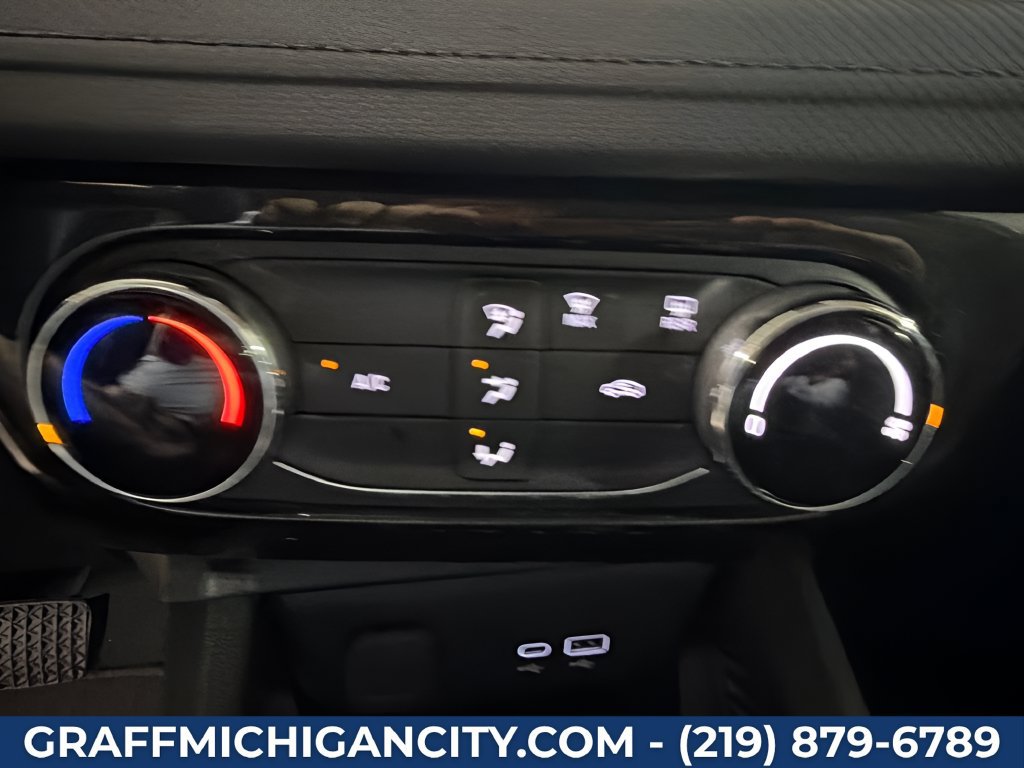 Used 2025 Chevrolet TrailBlazer LT AWD/4WD image 26