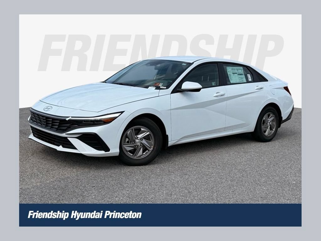 Used 2025 Hyundai Elantra SE FWD image 1