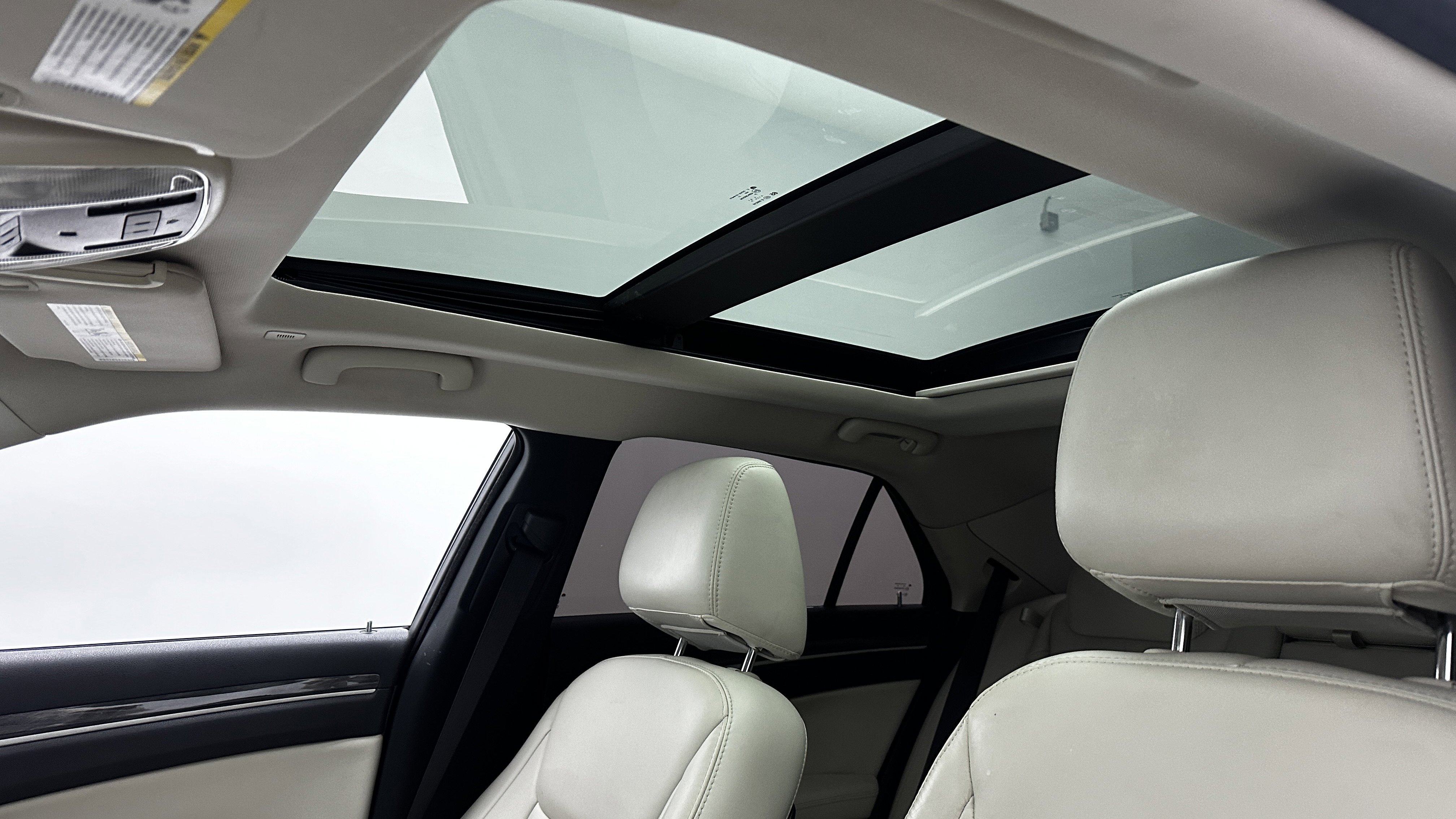 Used 2021 Chrysler 300 Touring L w/ Popular Equipment Group image 4