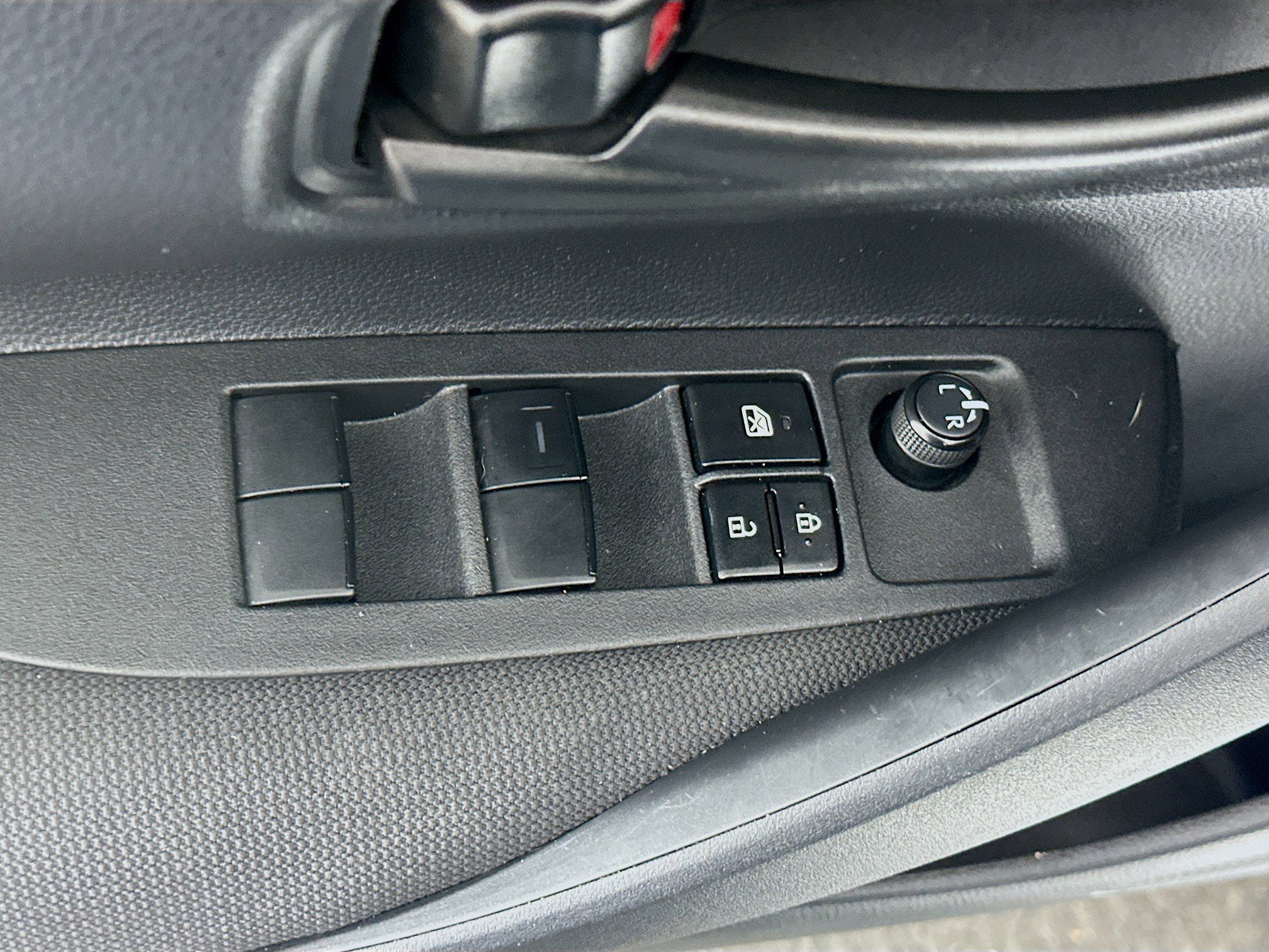 Used 2025 Toyota Corolla LE image 15