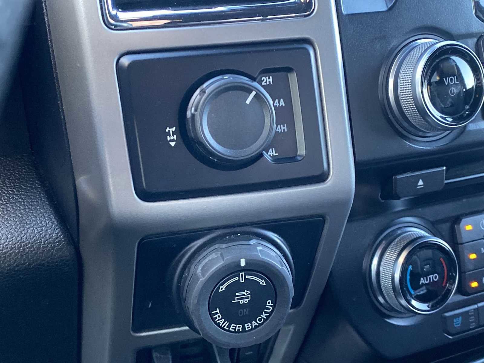 Used 2016 Ford F150 Lariat w/ Equipment Group 502A Luxury image 27