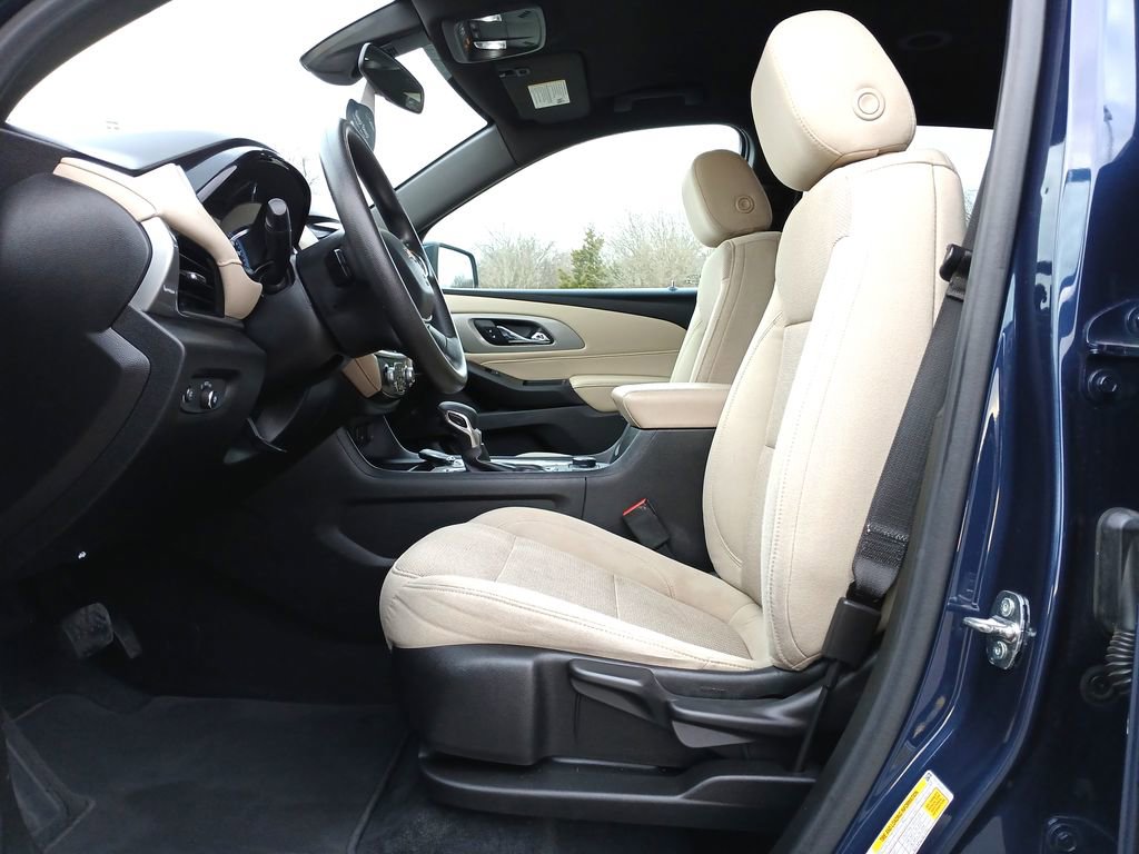 Used 2023 Chevrolet Traverse LS w/ Safety Package image 20