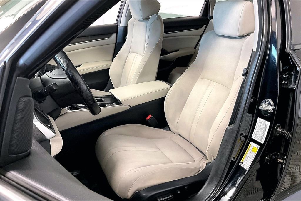 Used 2018 Honda Accord EX image 24